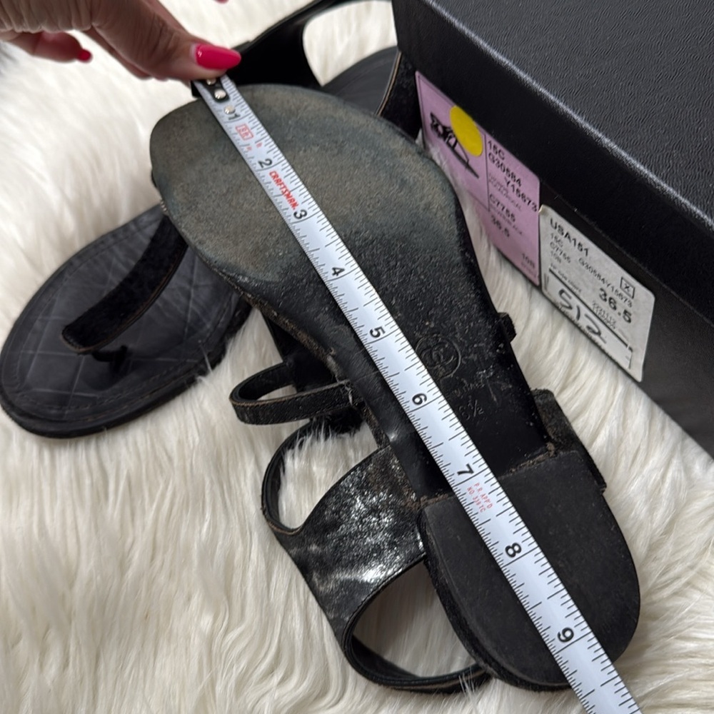 CHANEL Interocking CC Logo T-Strap Sandals - Picture 16 of 16